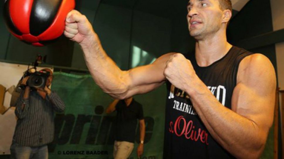 Нови снимки и видео от тренировките на Кличко за мача с Кобрата
