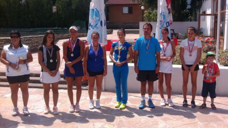 Локомотив (Пловдив) стана шампион по тенис за девойки до 16 години