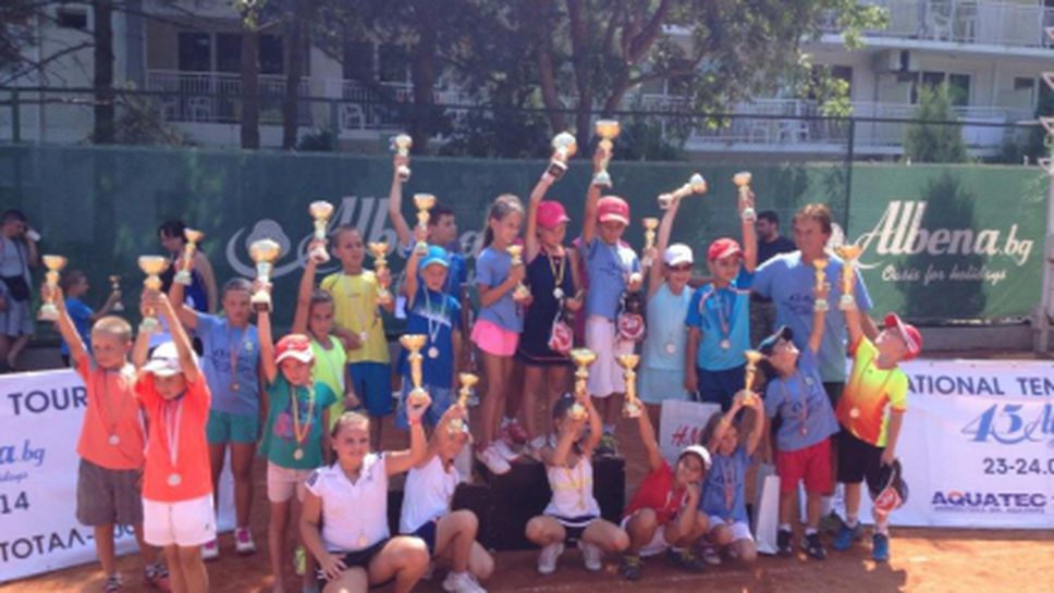 Близо 100 деца взеха участие в тенис турнир в Албена