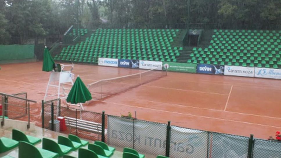 Проливният дъжд отложи мачовете от третия ден на Държавното лично