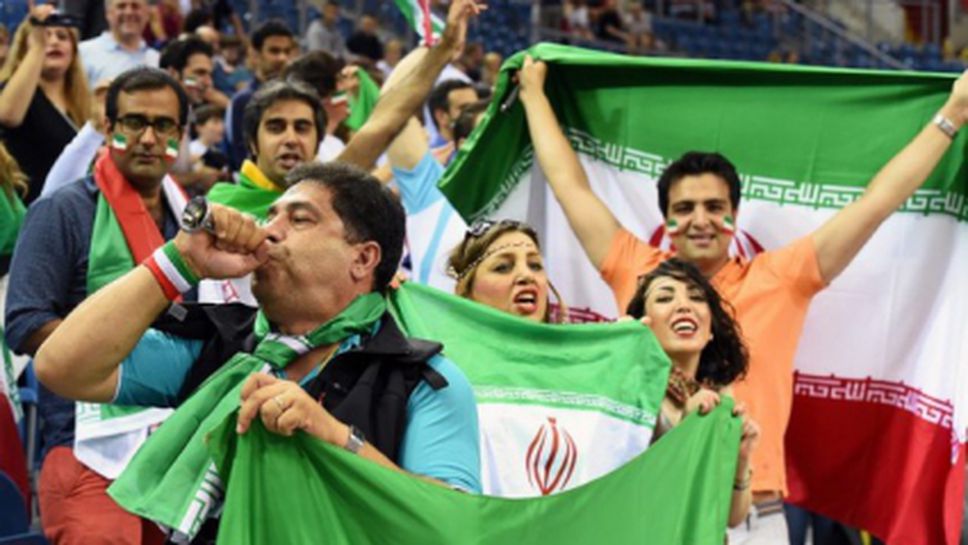 В Иран затвориха жена, искала да гледа волейбол