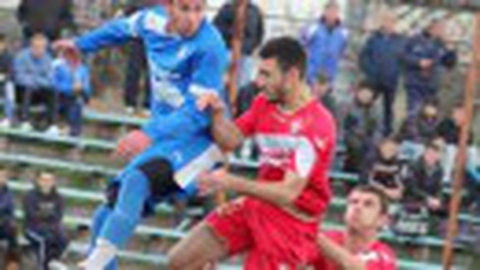 Левски взе дербито, Стоичков вкара на "сините"