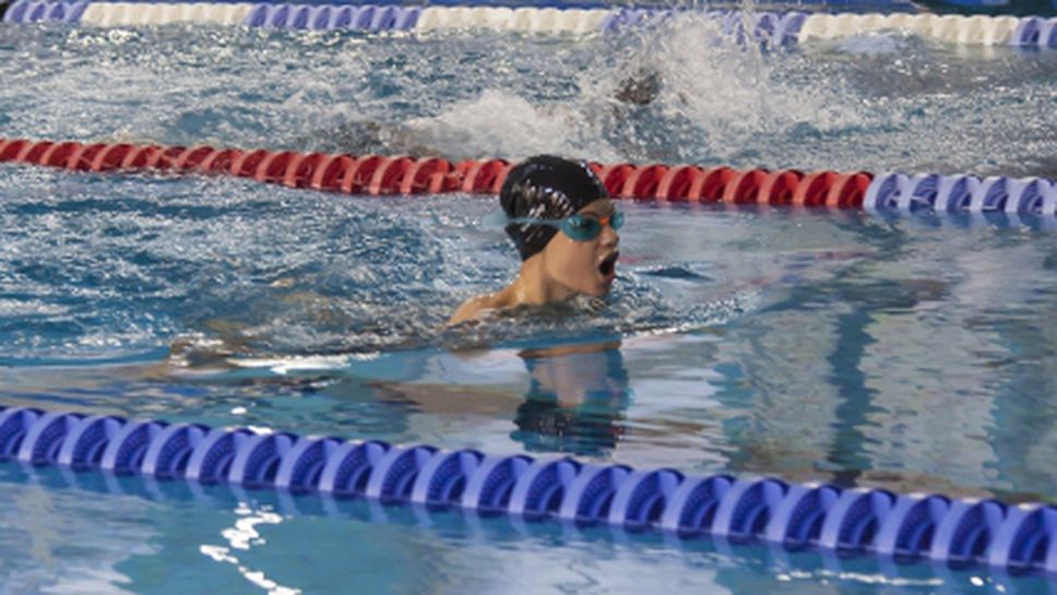 Млади плувци с хемофилия се състезаваха под мотото "Равни на старта, равни в живота"