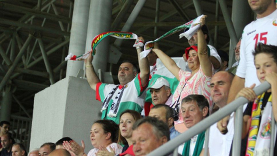 Феновете се втурнаха да купуват билети за България - Хърватия (видео)