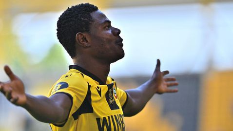 Уме Емануел е най-скъпият футболист на Ботев (Пд)