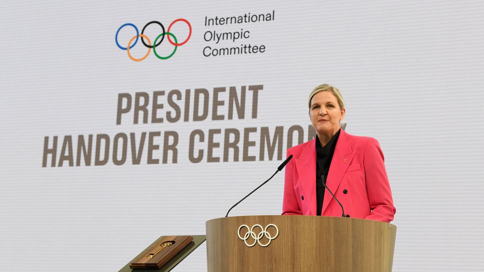 Президентът на Международния съюз по биатлон Оле Далин получи специална награда от МОК