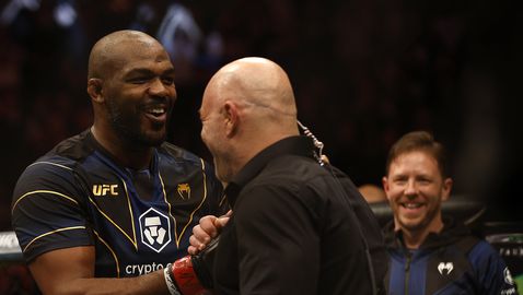  Битката с Аспинал била контрактувана, само че Джоунс се отметнал 