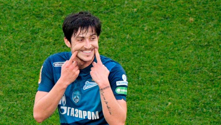 Рома и Байер (Л) наддават за Азмун