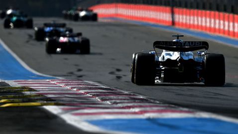 Бунт във Формула 1 заради милиметри за милиони