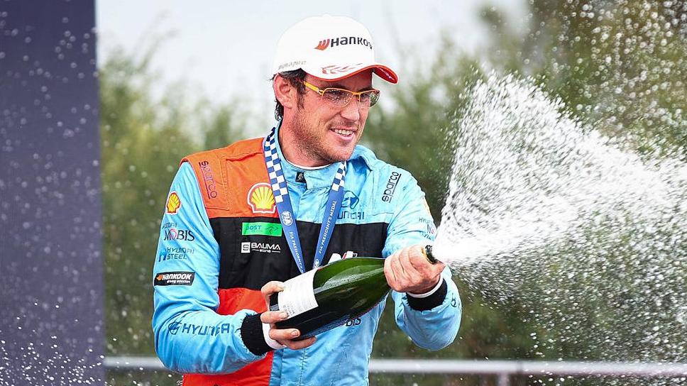 Тиери Нювил и Адриан Формо все още не са сигурни за бъдещето си в WRC, продължават да чакат решението на Хюндай