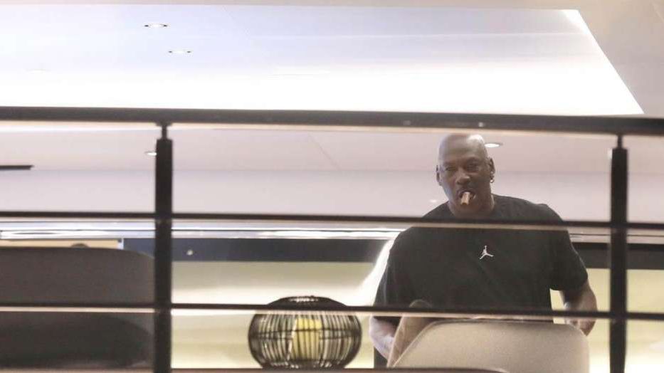 Въздушния в Сплит: На луксозна яхта и с текила за $100 хиляди