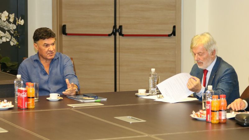 Известни фигури в специален съвет към БФС