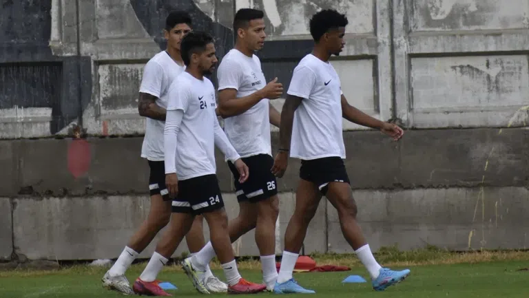 Старши треньорът на Локомотив Пловдив Александър Томаш ще може да