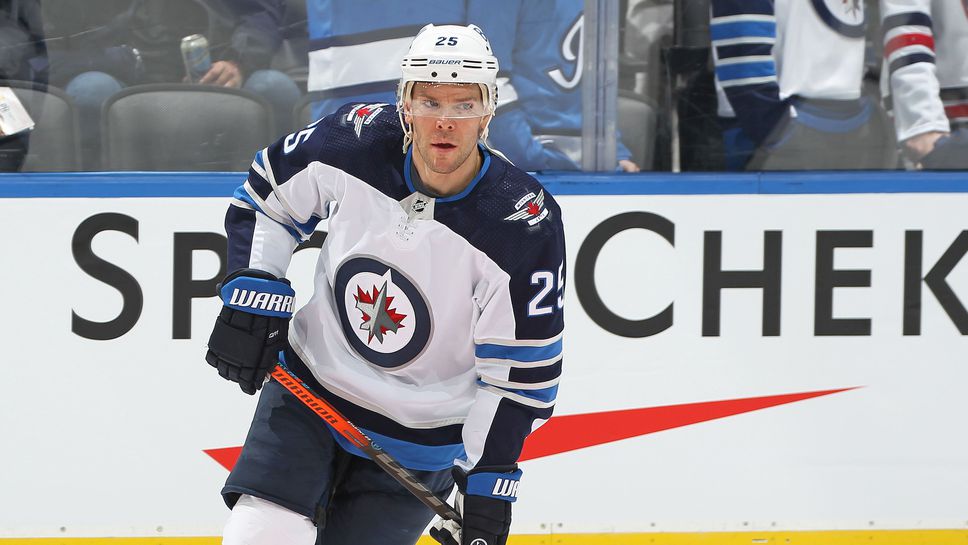 Ветеранът Пол Щастни подписа с Каролина