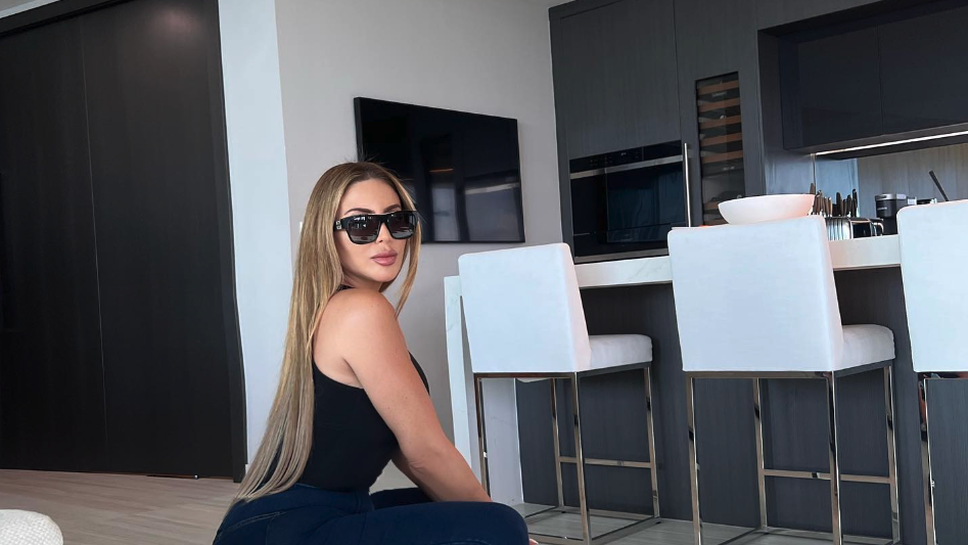 Бившата на НБА легенда разкри сексапила си по бански