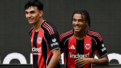  Айнтрахт започва стремително, младоци откраднаха шоуто 