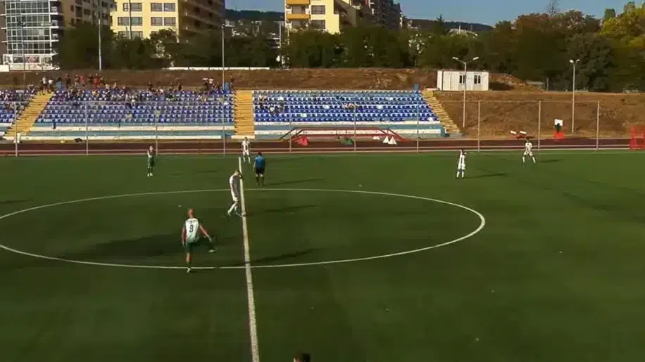 Пренасрочиха мач на Североизток