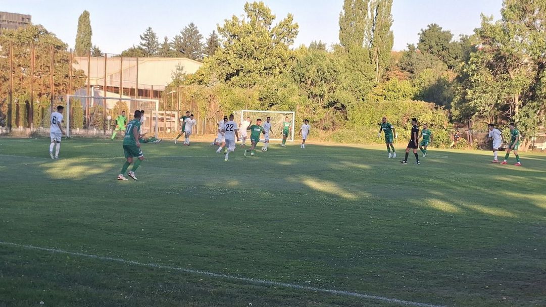 Дубълът на Славия и Ботев (Ихтиман) си вкараха по два пъти