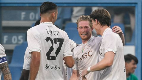 Мактоминей и Де Бройне дадоха успешен старт на шампиона Наполи