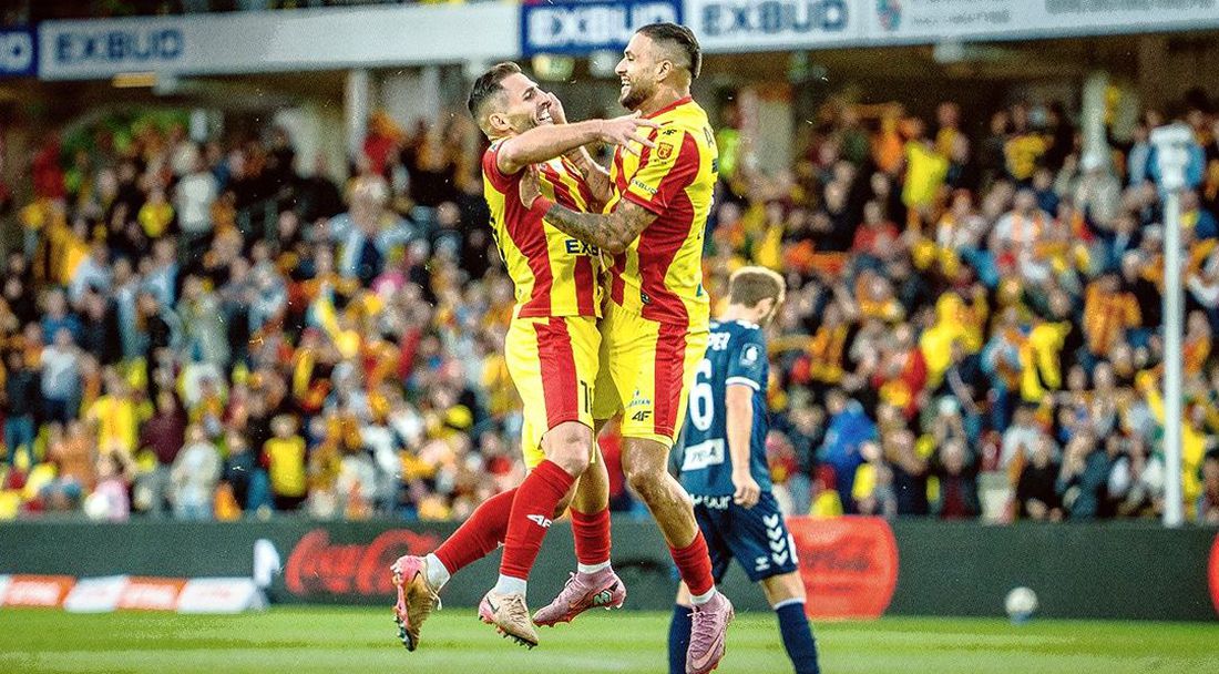 Владо Николов влезе от пейката при успех на Корона (Киелце)