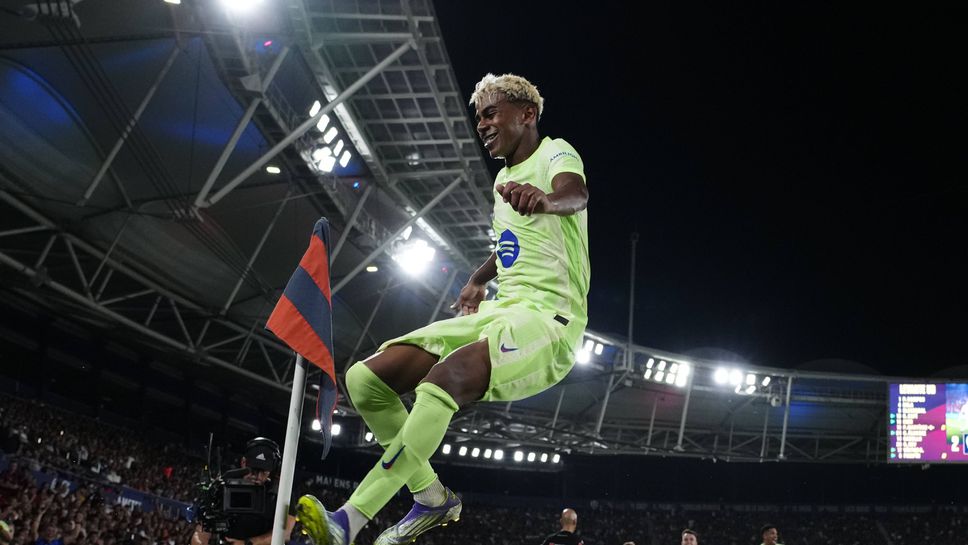 Автогол в продължението измъкна Барселона