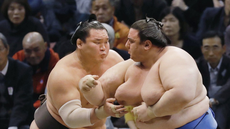 Даниел Иванов-Аоияма записа първа победа на големия Новогодишен турнир по сумо в Токио