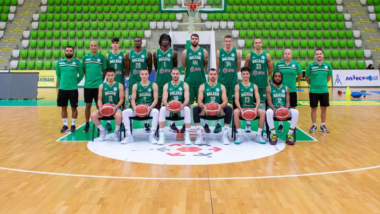 Играчите на Балкан получиха нови екипи с които ще играят