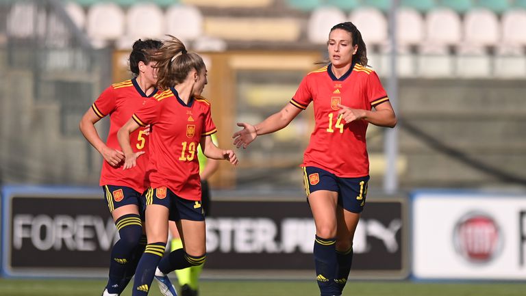 Настоящата носителка на Златната топка Алексия Путейяс изрази подкрепата си