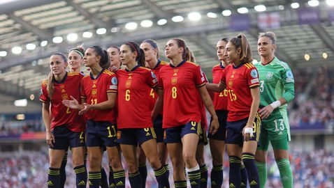 Изгониха 15 футболистки от националния на Испания заради драма със селекционера