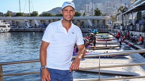 Надал подкрепи испанските тенисисти след загубата