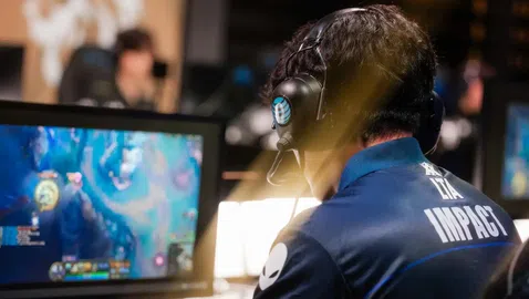 Liquid се разделя с легендата Impact