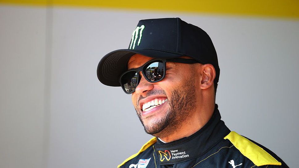 По малкият брат на Люис Хамилтън – Никълъс който се състезава