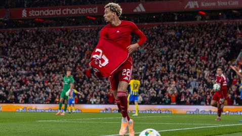  Ливърпул с сложна победа, Исак с първи гол за 