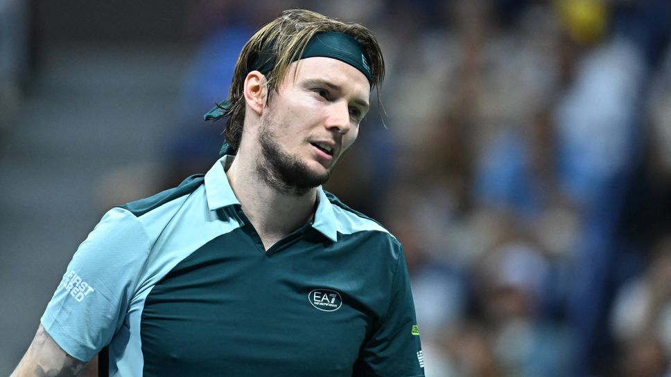 Казахстанецът Александър Бублик спечели трофея от турнира по тенис от