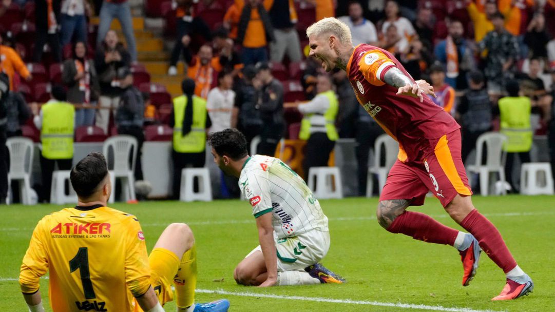 Галатасарай продължава без грешка