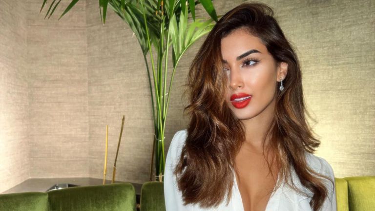 Сара Лоиназ оплете в мрежите си бившия футболист на Реал