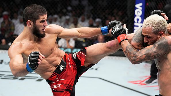 Протежето на Хабиб загатна за величие с успех над Оливейра на UFC 280