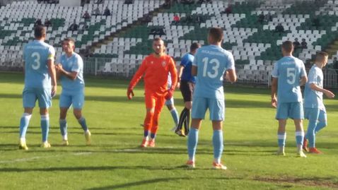 Академик (Свищов) излиза за победа