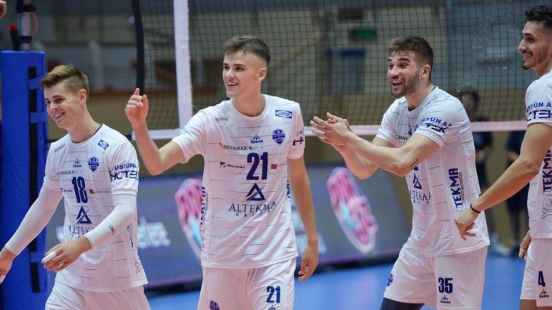 Георги Татаров и Алтекма победиха Брадли Гънтър и Бурса в Турция