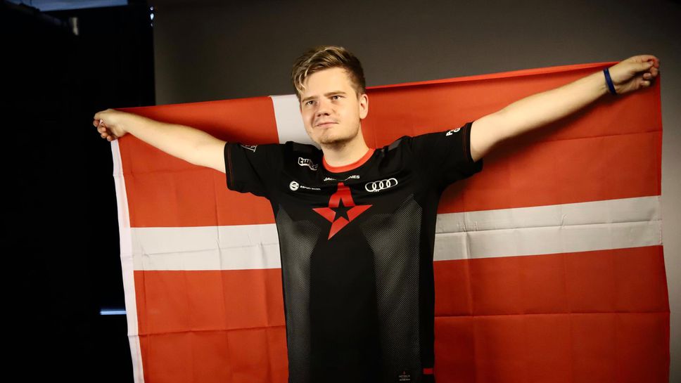 От икона на икона, Heroic изненада със заместника на cadiaN