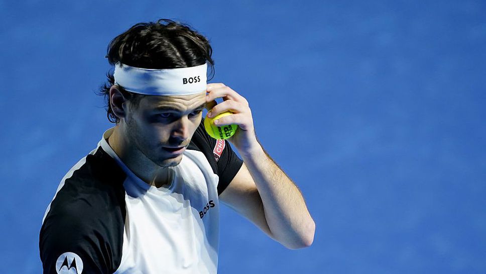 Фриц се оплака от болки в коляното