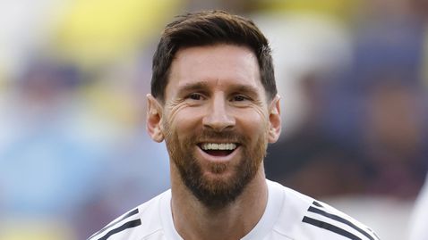  Официално: Меси остава в Интер Маями още три години 