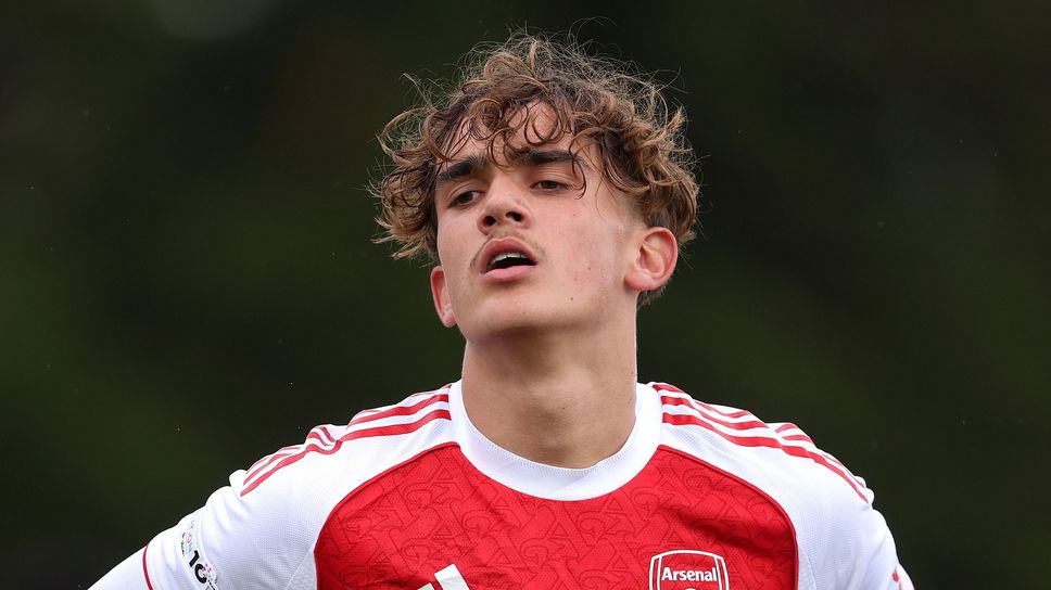 Арсенал постигна споразумение за подновяване на договора с Макс Даумън