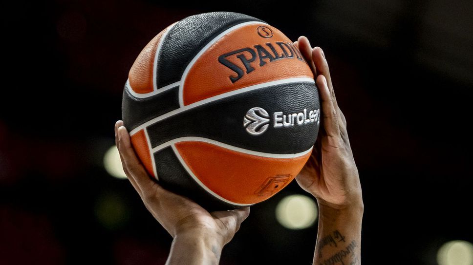 Испанските Реал Мадрид и Барселона турският Фенербахче и френският АСВЕЛ