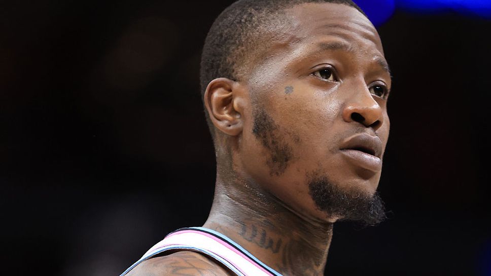 Общо 30 души са били арестувани тази сутрин по подозрение