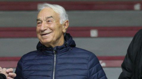 Доайенът на волейбола Георги Чолов