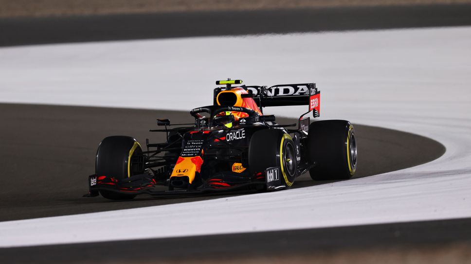 В Ред Бул са заложили на сигурното след спуканата гума на Ботас в Катар