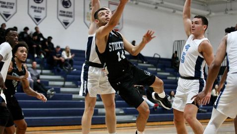 Мартин Ангелов с 23 точки при дебюта пред собствена публика за тима на Стоктън