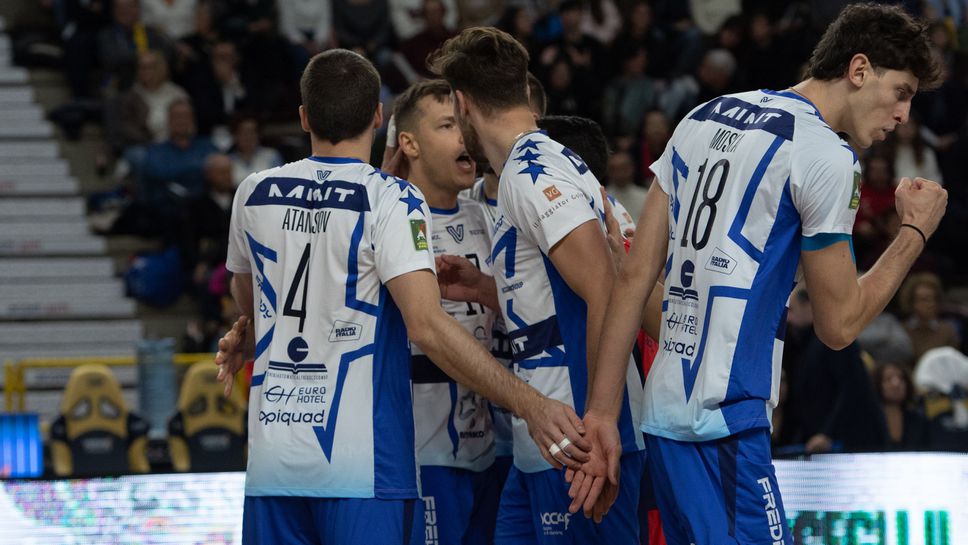 Отборът на Веро Волей Монца в който играят националът Мартин