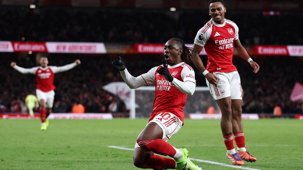 Арсенал смачка Тотнъм и увеличи аванса си на върха